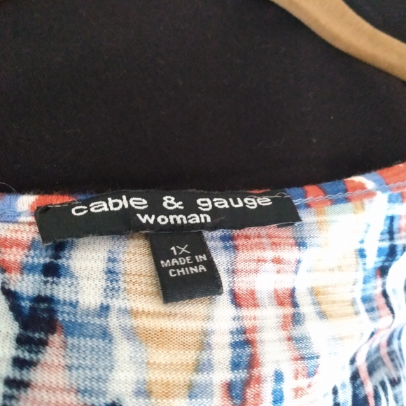 SOLD. Tops - Picture 4 of 5